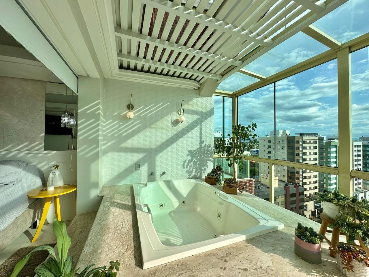 Apartamento à venda no Zona Nova: 
