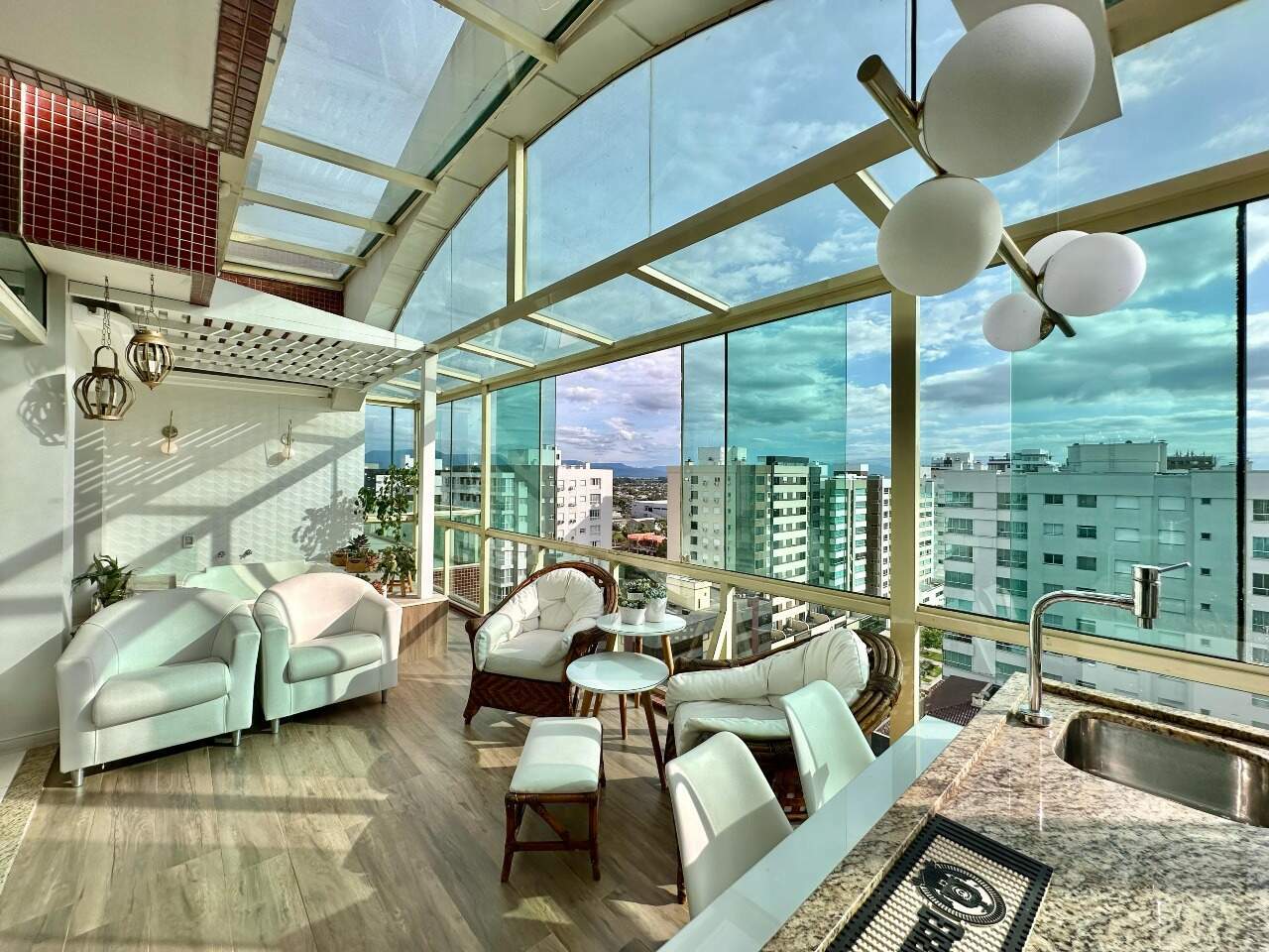 Apartamento à venda no Zona Nova: 