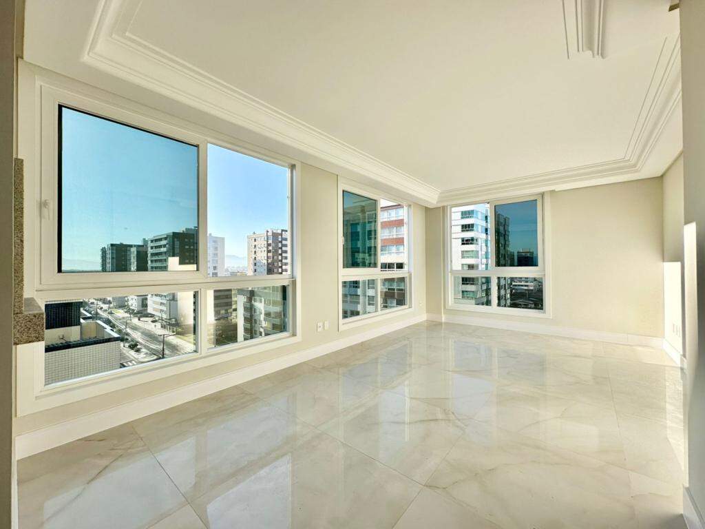 Apartamento à venda no Zona Nova: 