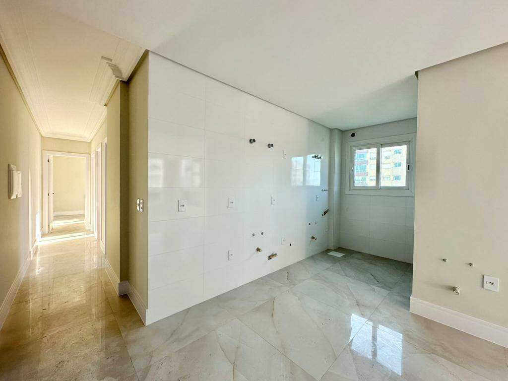 Apartamento à venda no Zona Nova: 