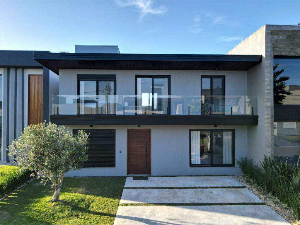 Casa em Condomínio à venda no Centro: 