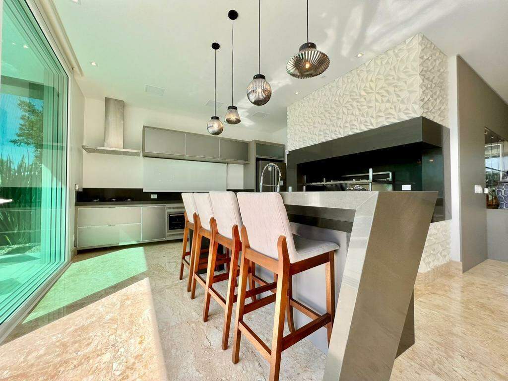 Casa em Condomínio à venda no Centro: 