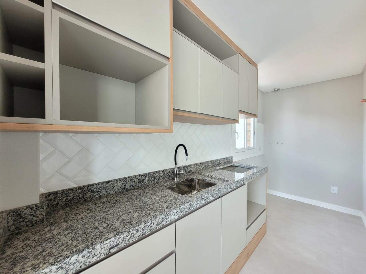 Apartamento à venda no Zona Nova: 
