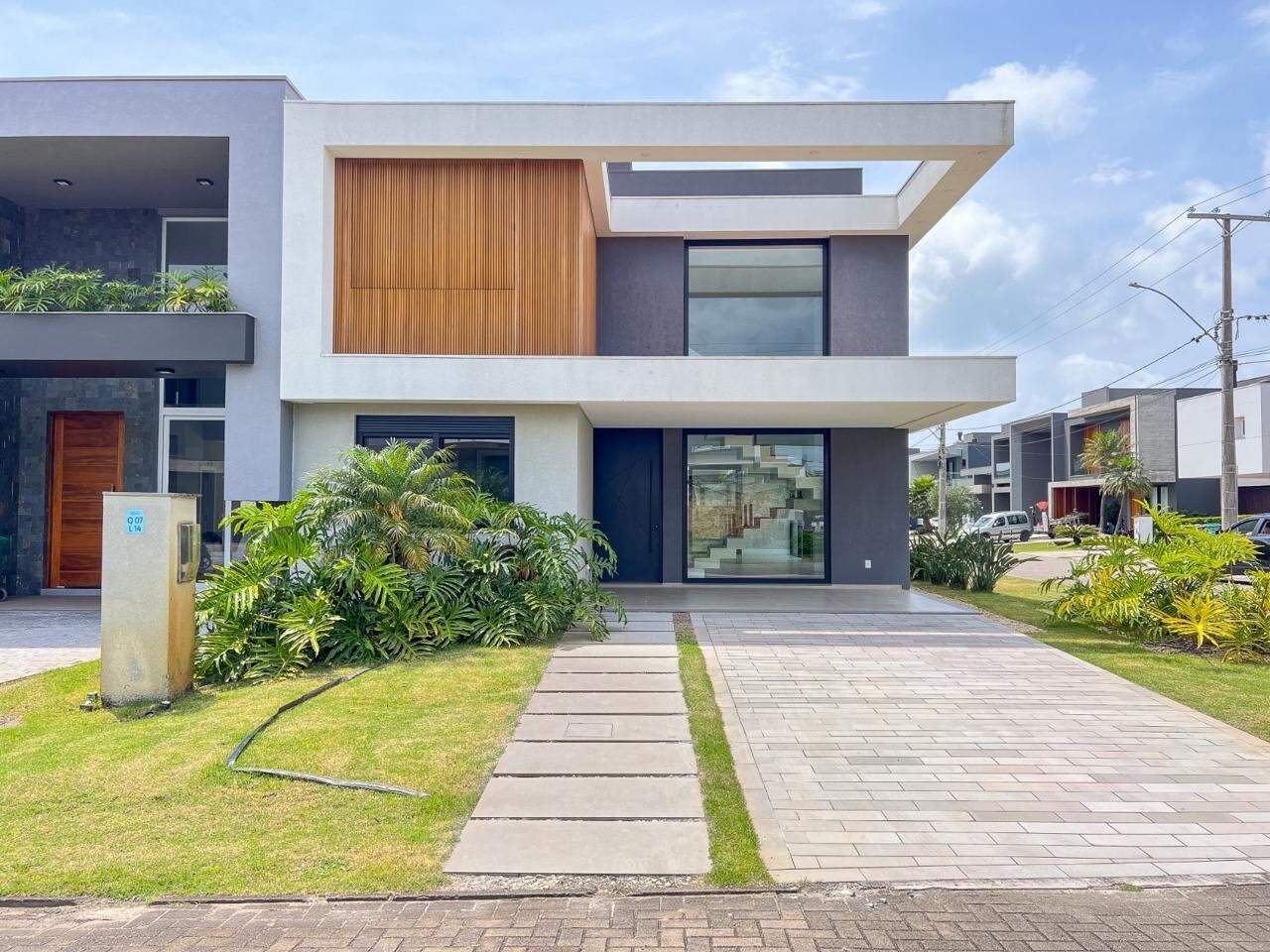 Casa em Condomínio à venda no Centro: 