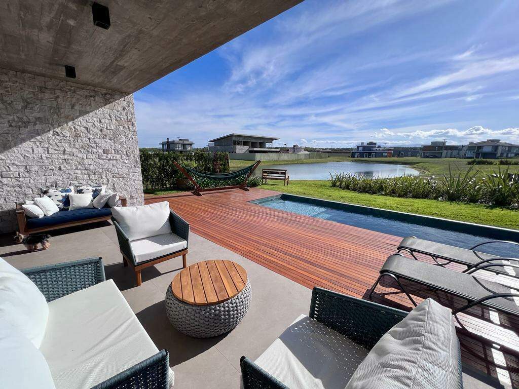 Casa em Condomínio à venda no Costa Serena: 