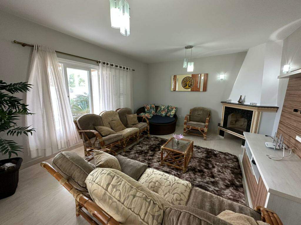Casa à venda no Rainha do Mar: 