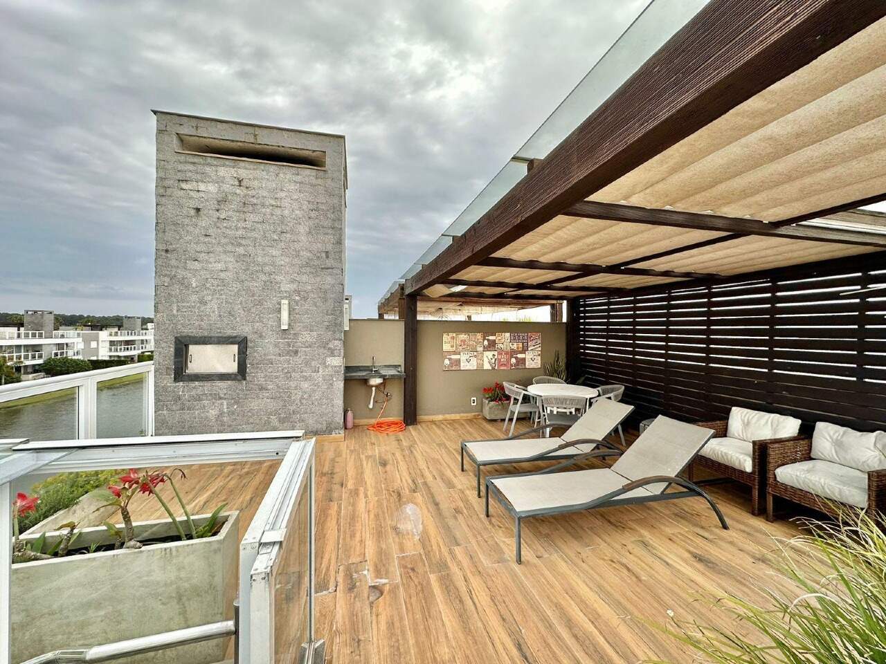 Casa em Condomínio à venda no Atlantida: 