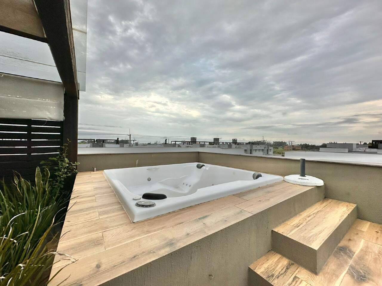 Casa em Condomínio à venda no Atlantida: 