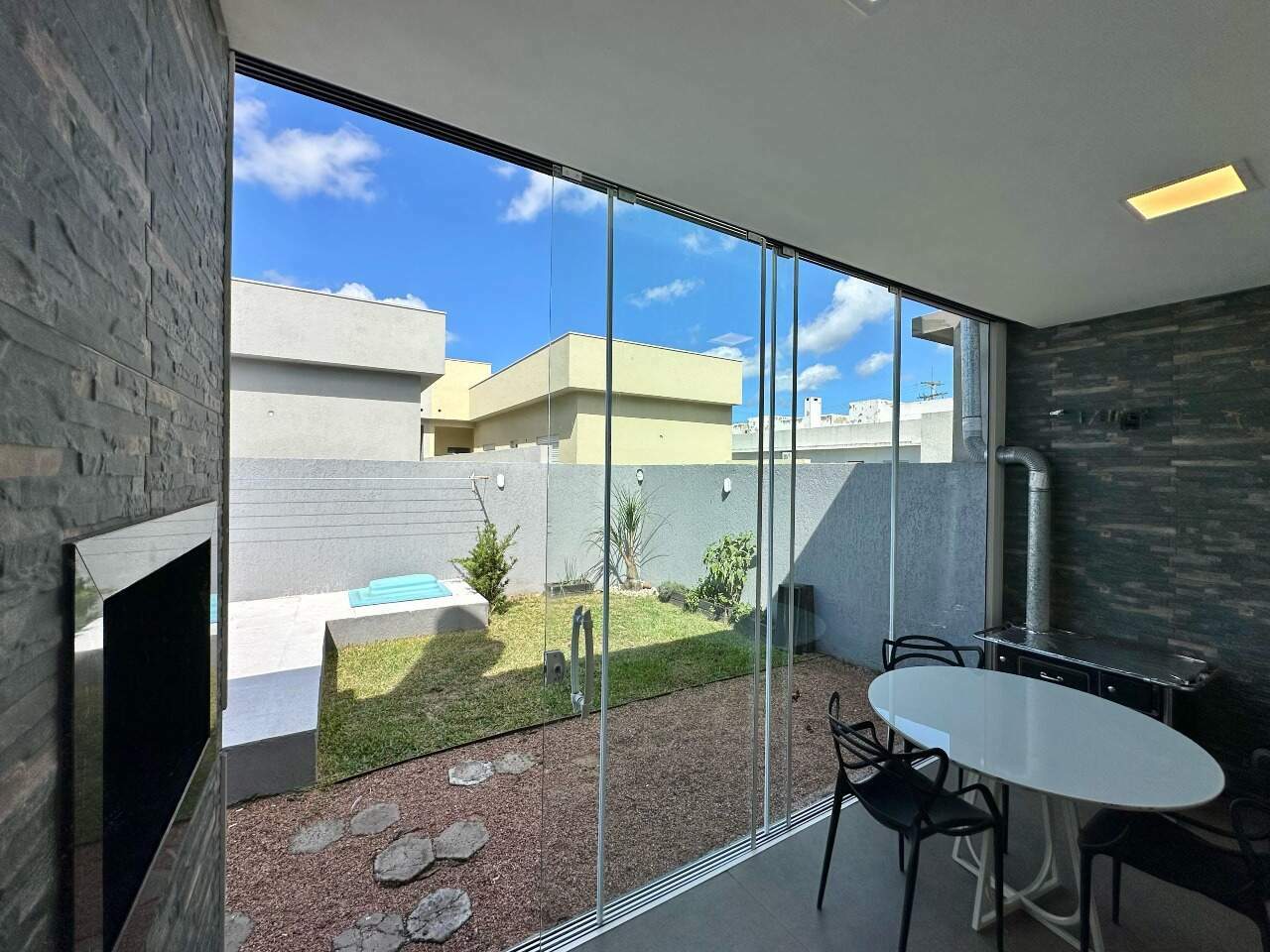 Casa em Condomínio à venda no Praia Guarani: 