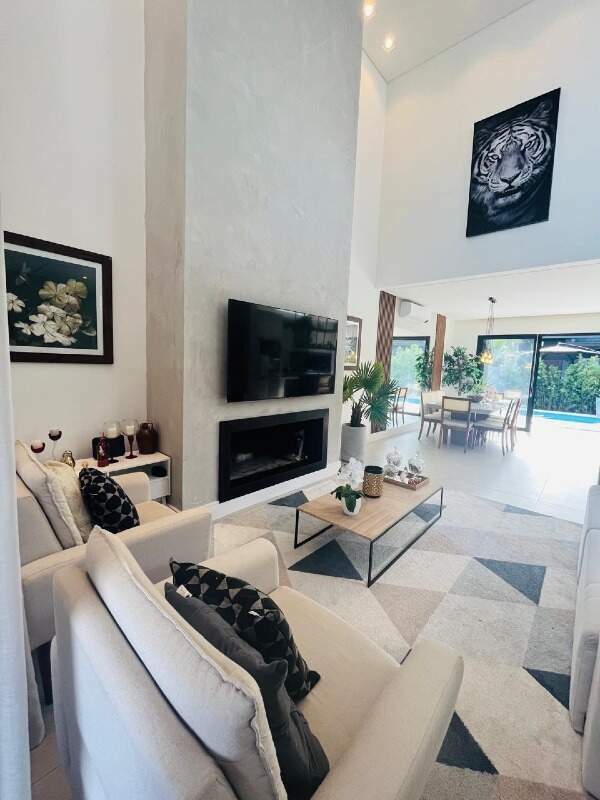 Casa em Condomínio à venda no Centro: 