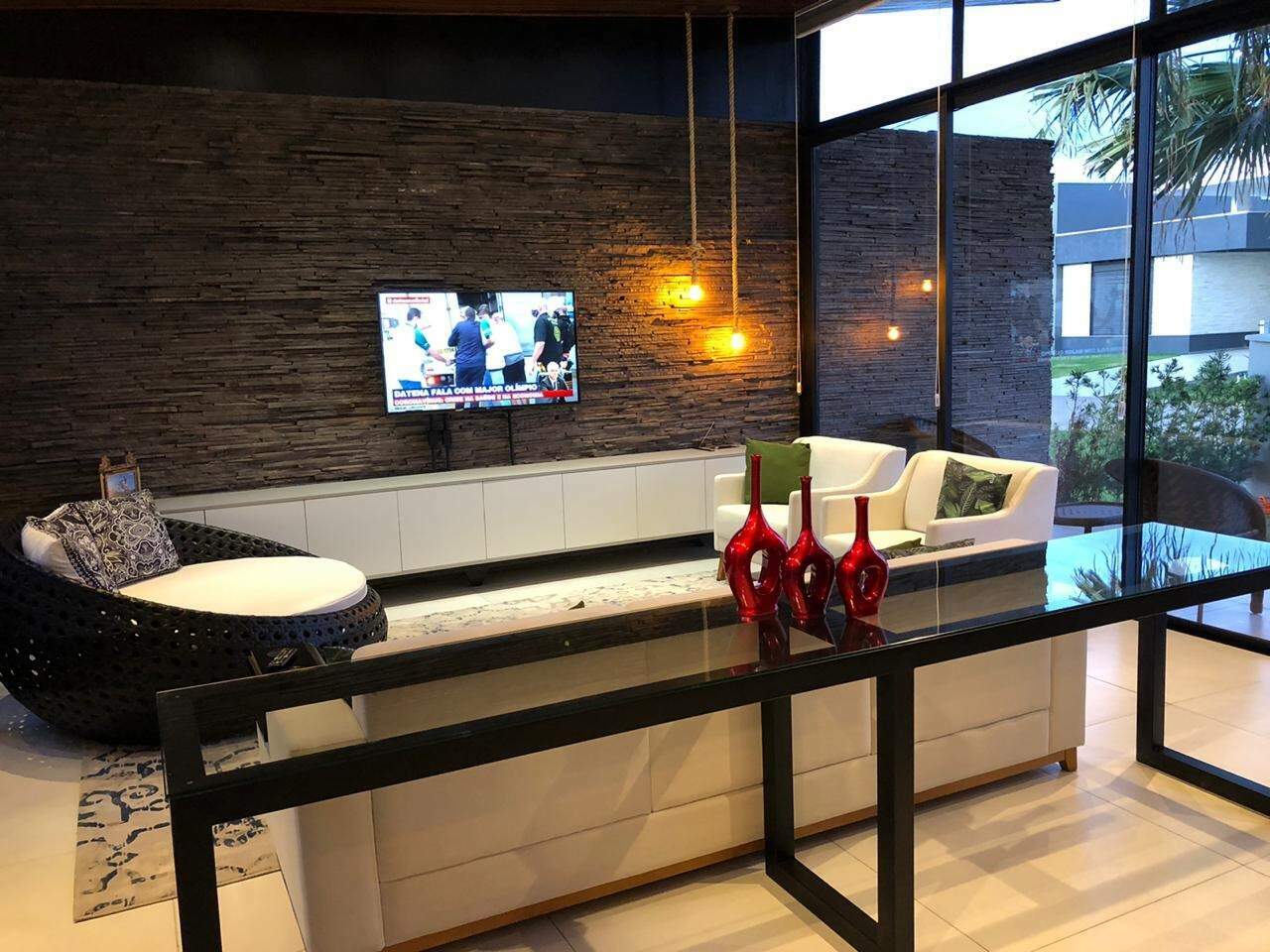 Casa em Condomínio à venda no Centro: 