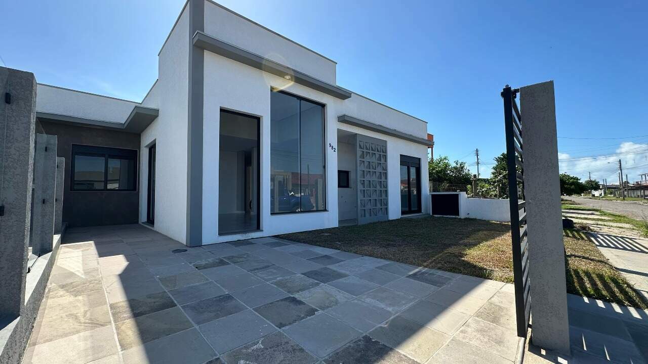 Casa à venda no Praia Zona Norte: 