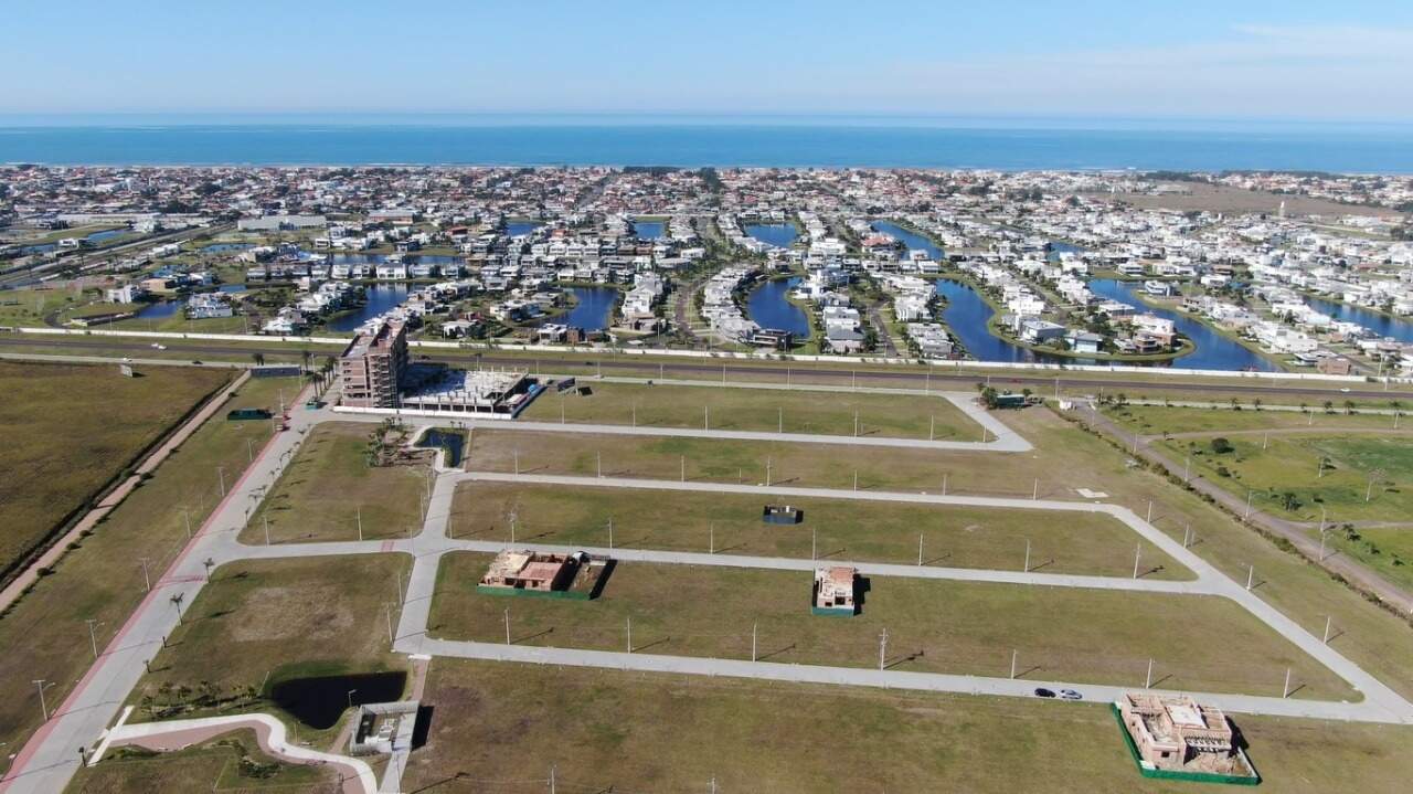 Terreno em Condomínio à venda no Santorini Parque: 
