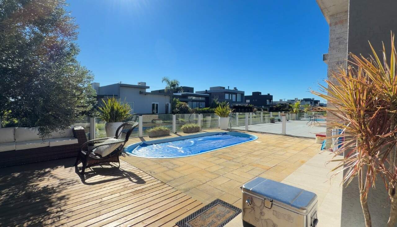 Casa em Condomínio à venda no Condominio Riviera: 