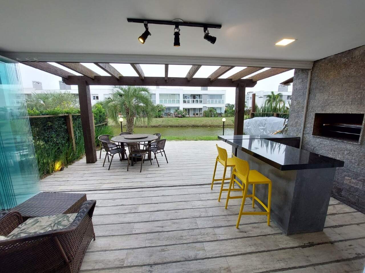 Casa em Condomínio à venda no Atlantida: 
