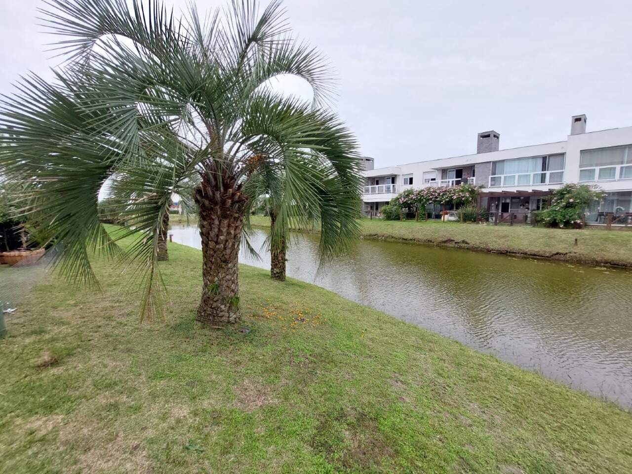 Casa em Condomínio à venda no Atlantida: 