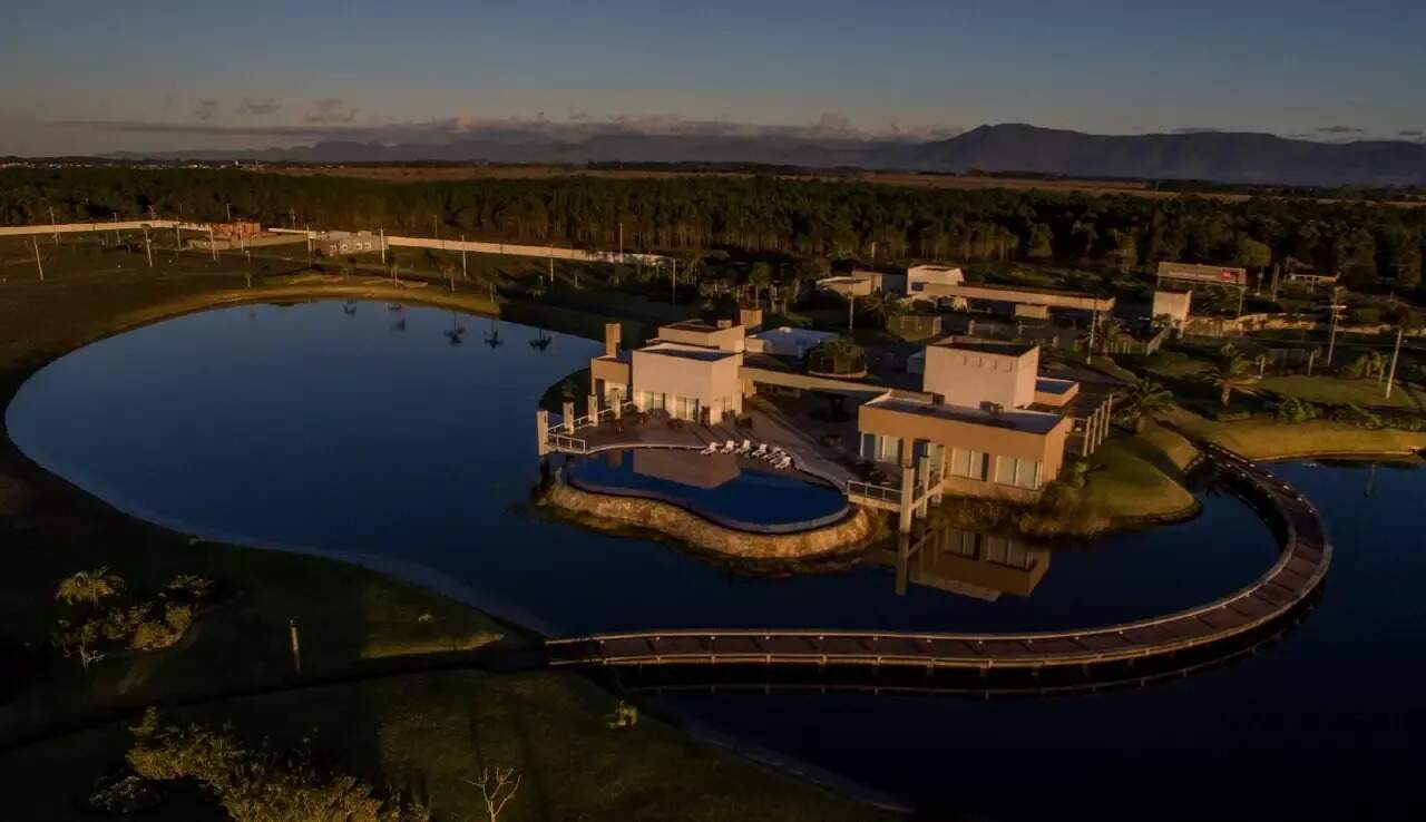 Terreno em Condomínio à venda no Costa Serena: 