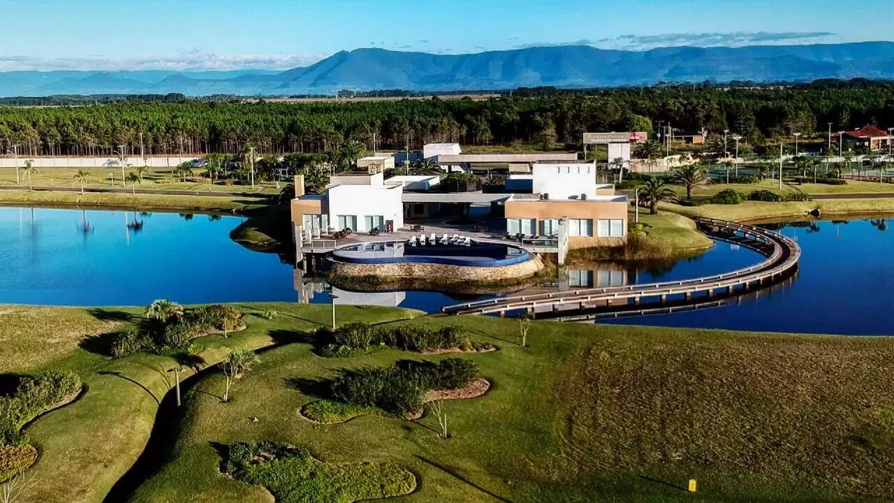 Terreno em Condomínio à venda no Costa Serena: 