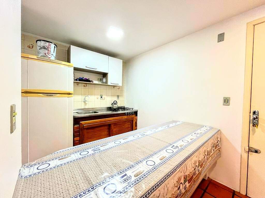 Apartamento à venda no Capão Novo: 