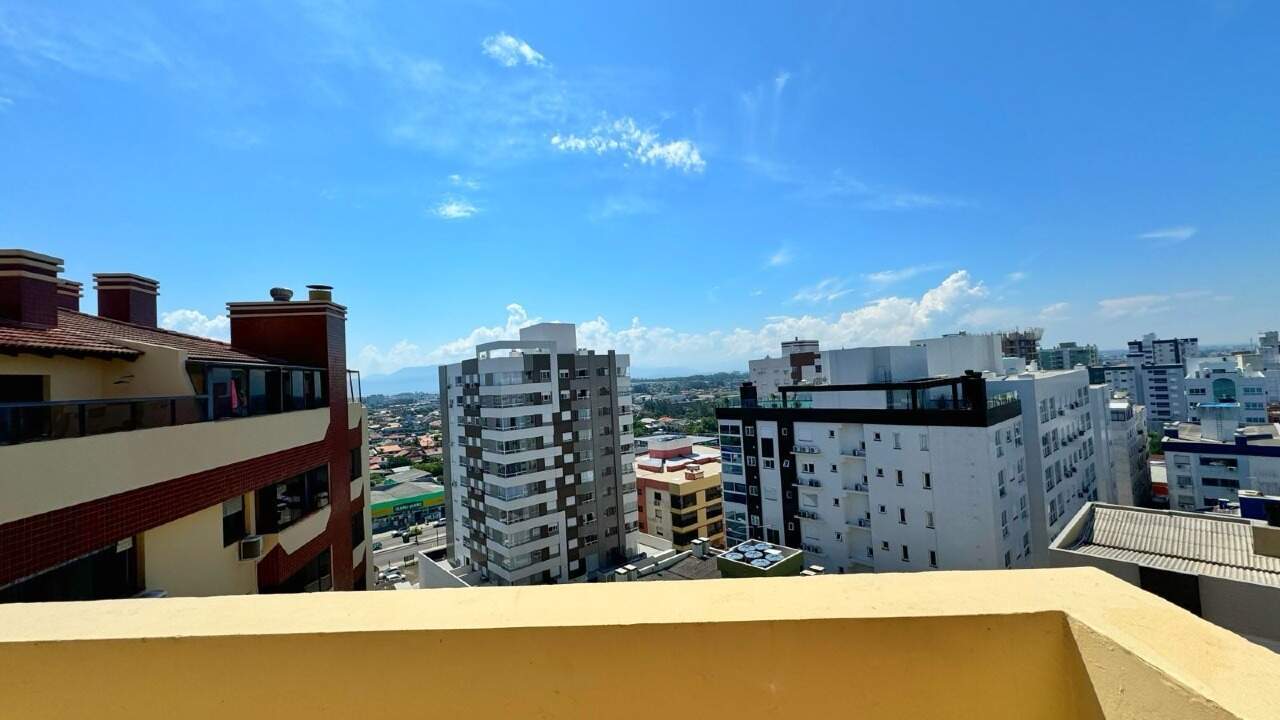 Cobertura à venda no Zona Nova: 