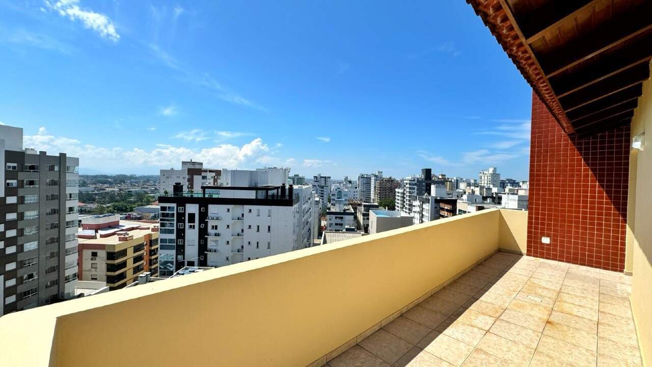 Cobertura à venda no Zona Nova: 