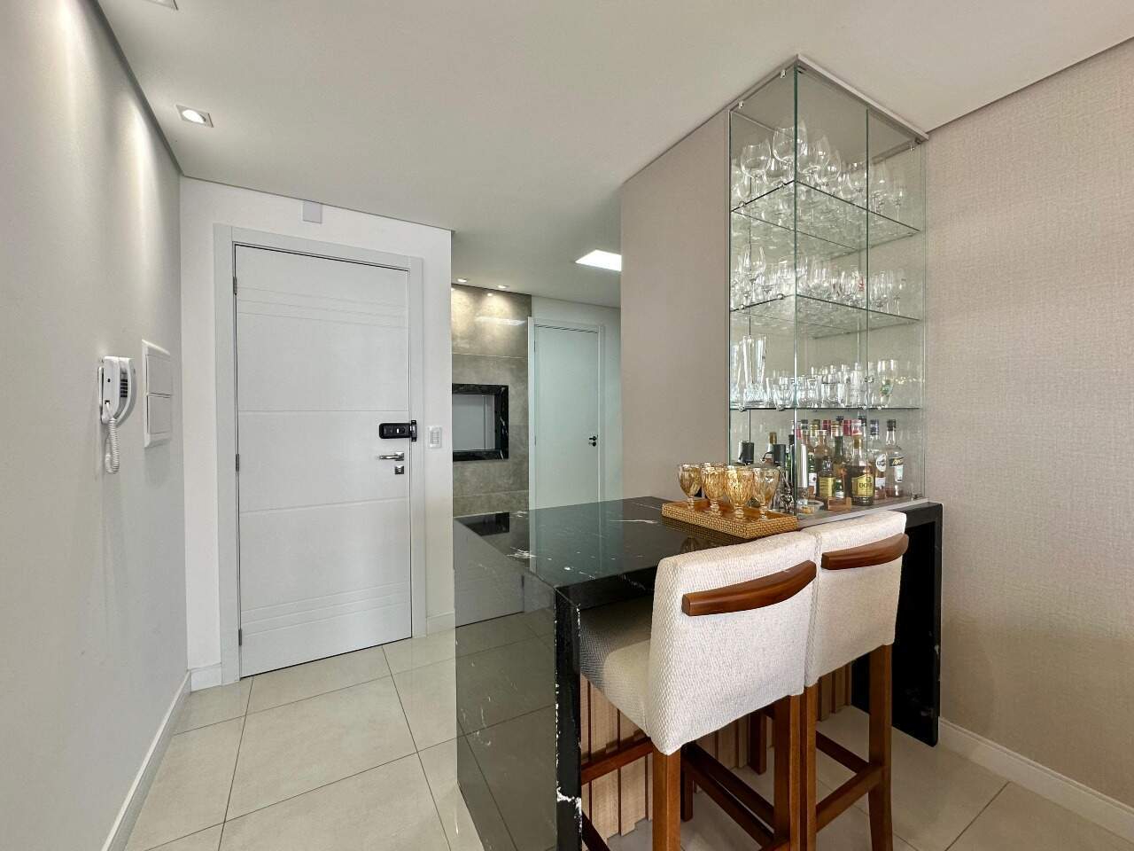 Apartamento à venda no Zona Nova: 