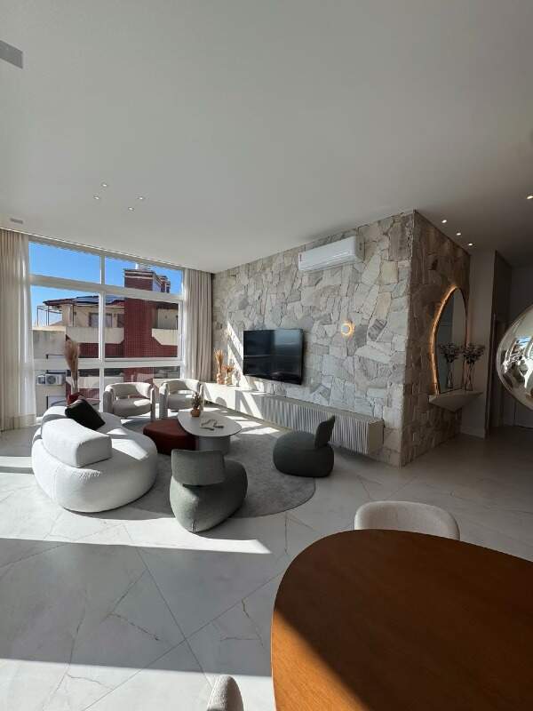 Apartamento à venda no Zona Nova: 