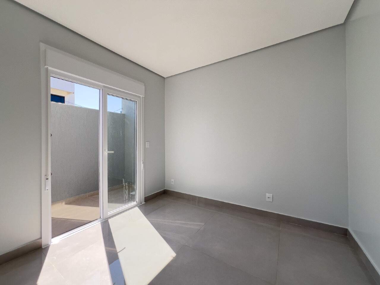 Casa à venda no Araça: 