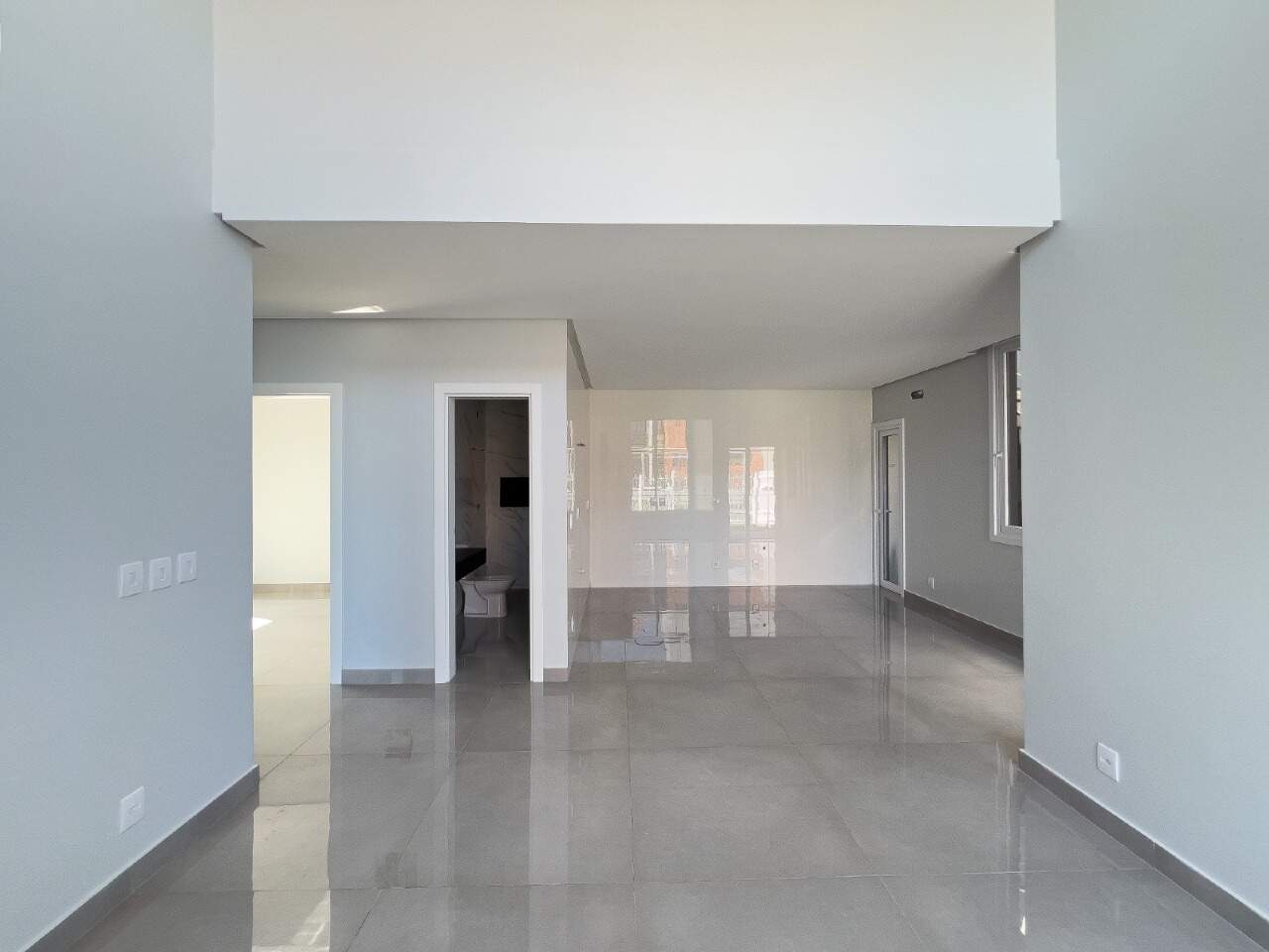 Casa à venda no Araça: 