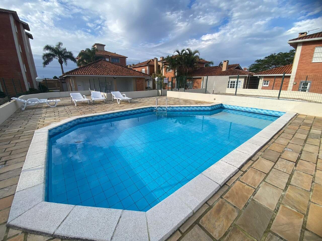 Apartamento à venda no Capão Novo: 