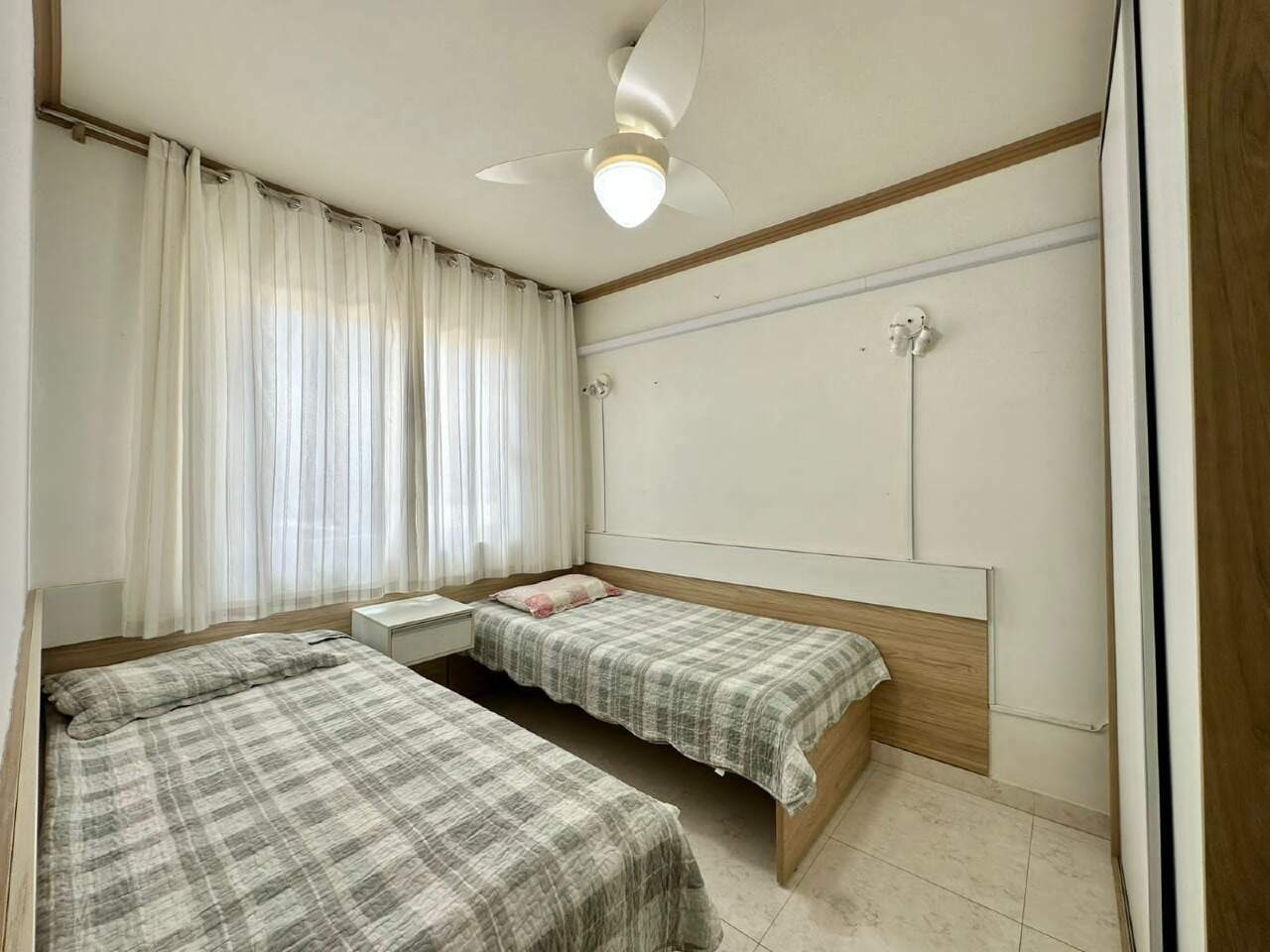 Sobrado à venda no Araça: 