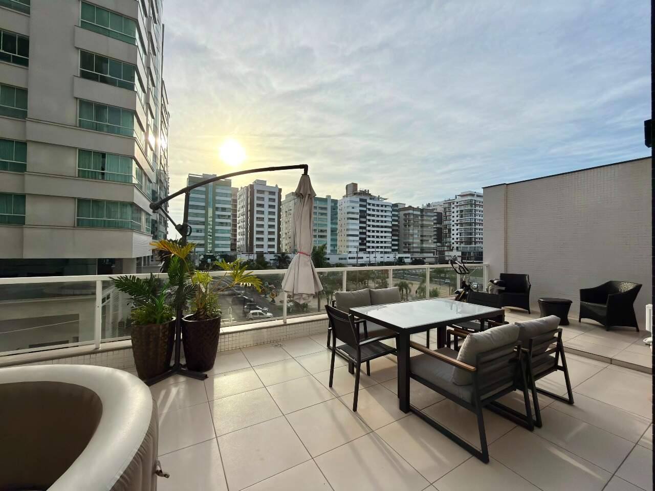 Apartamento à venda no Zona Nova: 