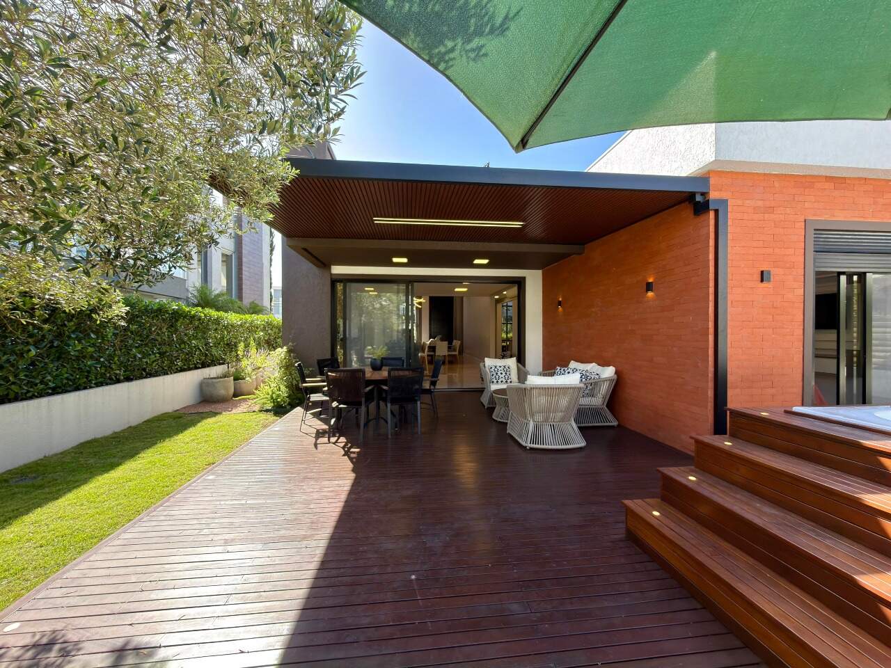 Casa em Condomínio à venda no Velas da Marina: 