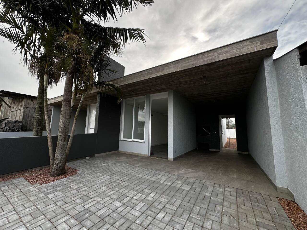 Casa à venda no Araça: 