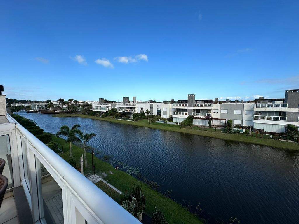Apartamento à venda no Condomínio Rossi Atlântida: 
