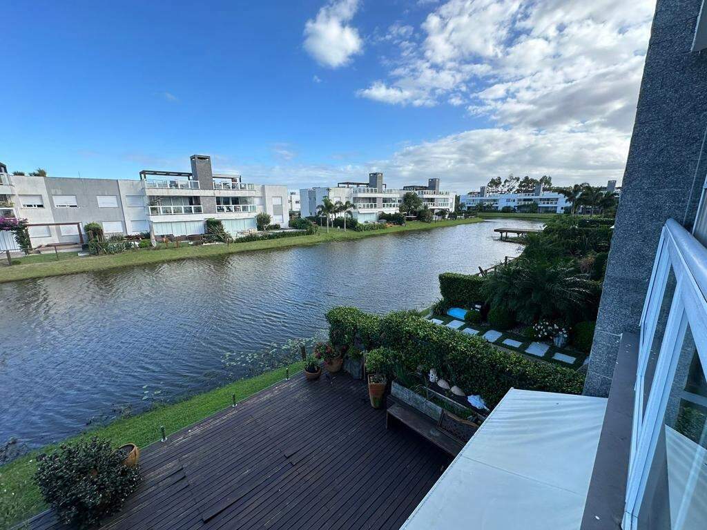 Apartamento à venda no Condomínio Rossi Atlântida: 