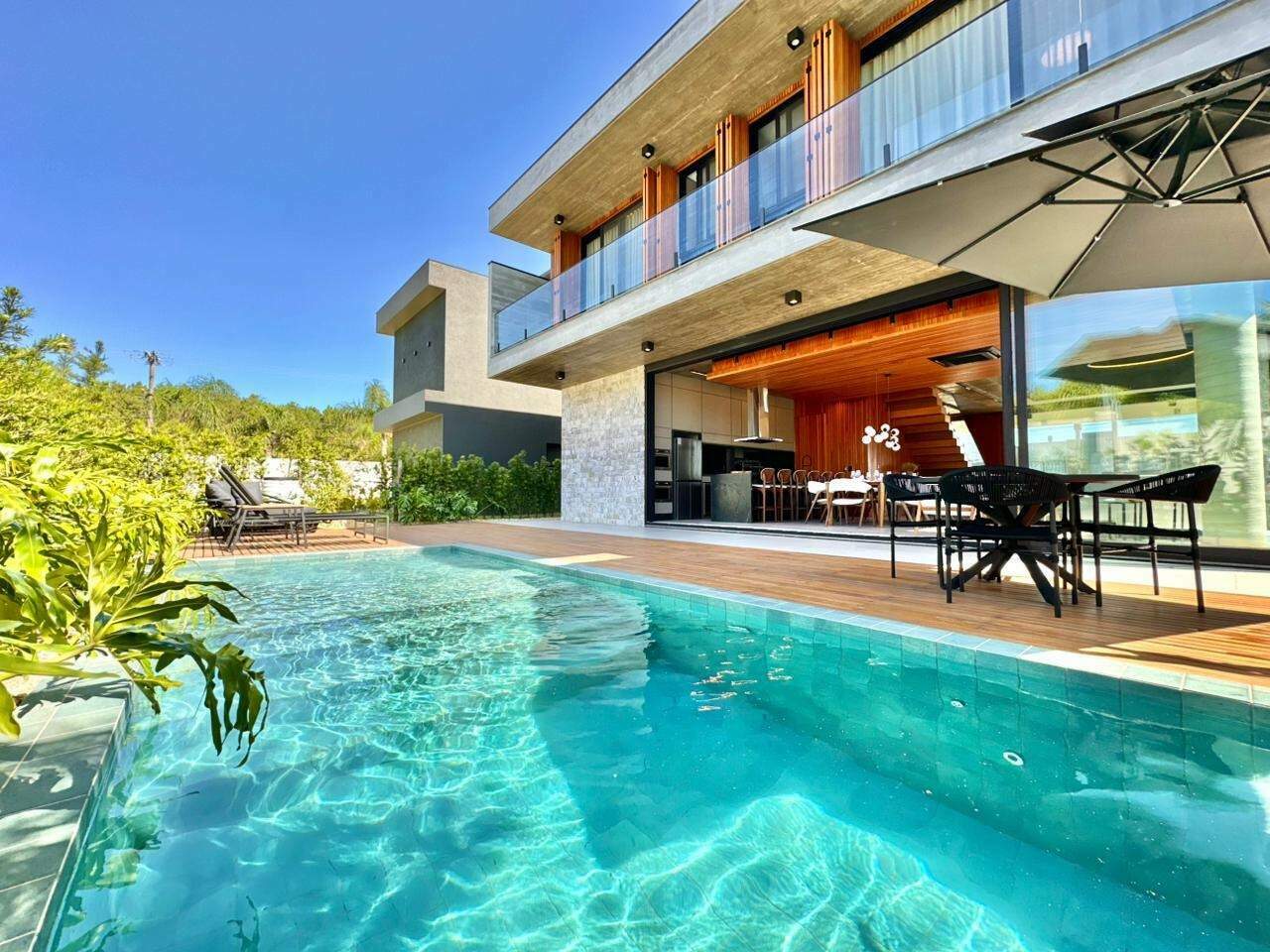 Casa em Condomínio à venda no Costa Serena: 