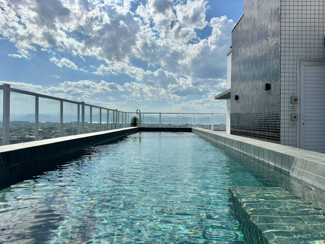 Apartamento à venda no Zona Nova: 