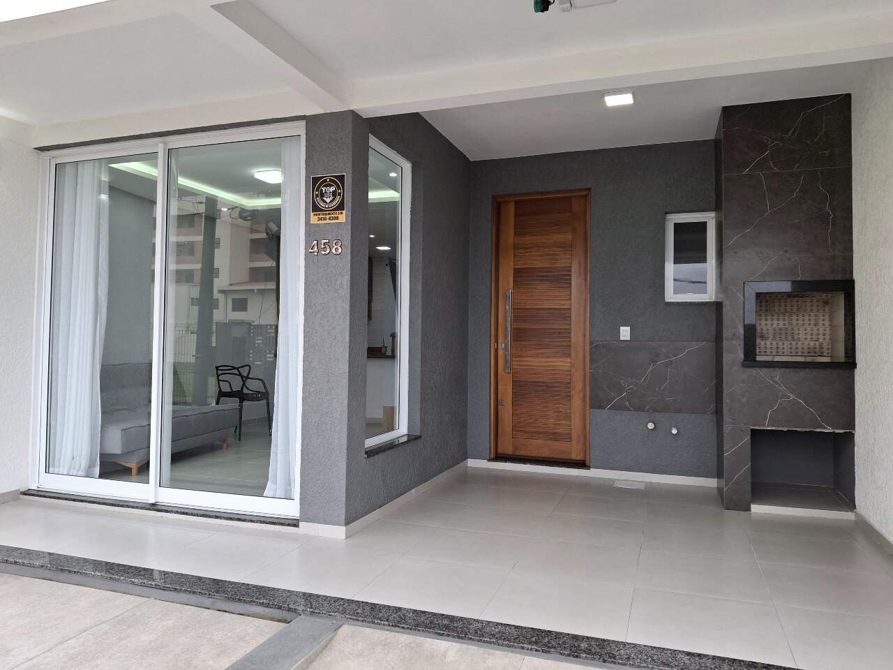 Casa à venda no Araça: 