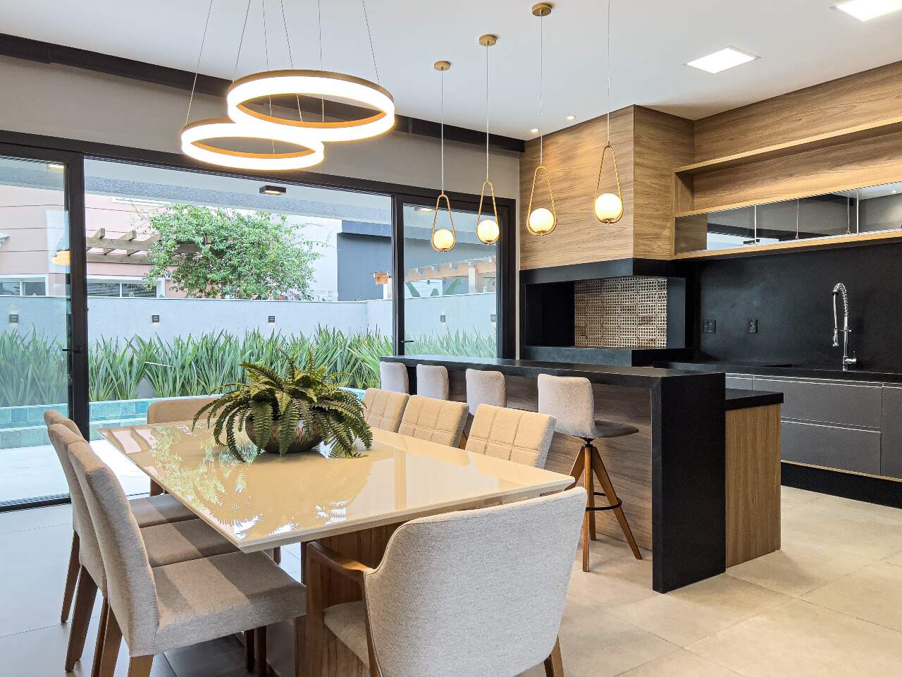 Casa em Condomínio à venda no Velas da Marina: 