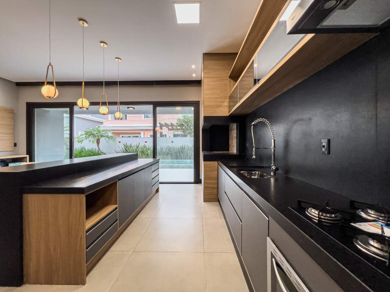Casa em Condomínio à venda no Velas da Marina: 