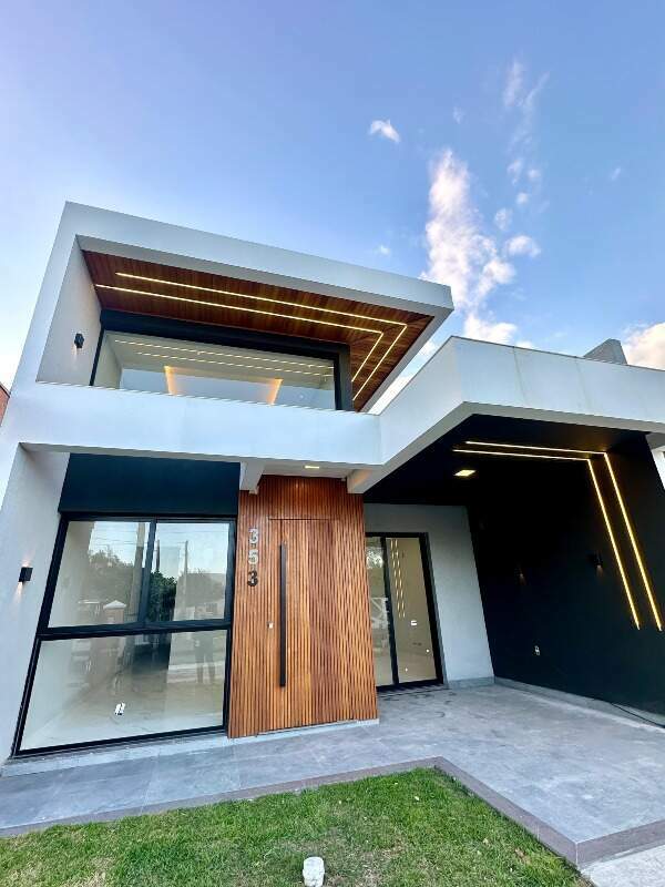 Casa à venda no Praia Zona Norte: 