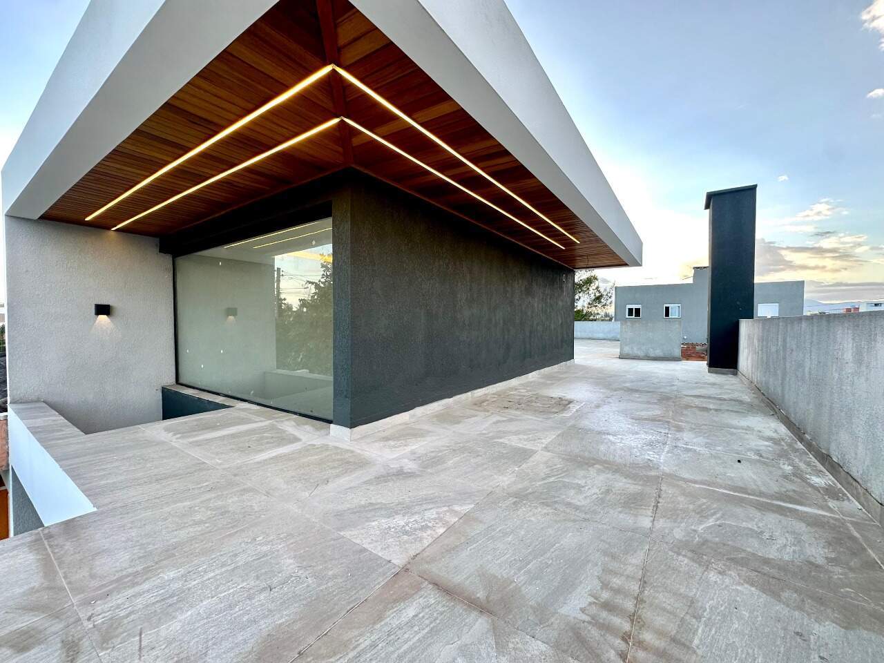 Casa à venda no Praia Zona Norte: 