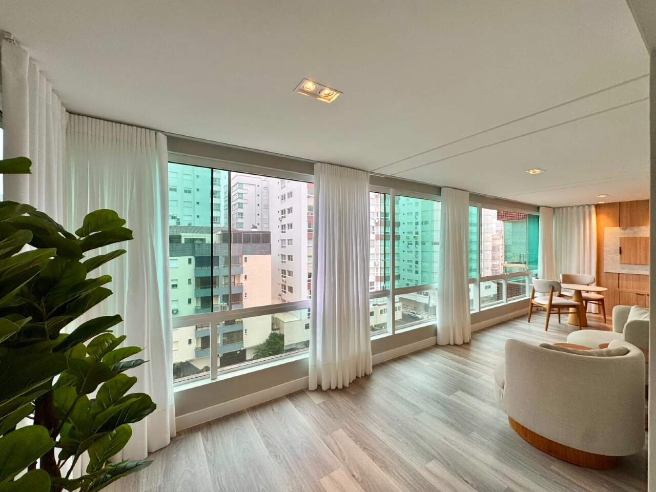Apartamento à venda no Zona Nova: 