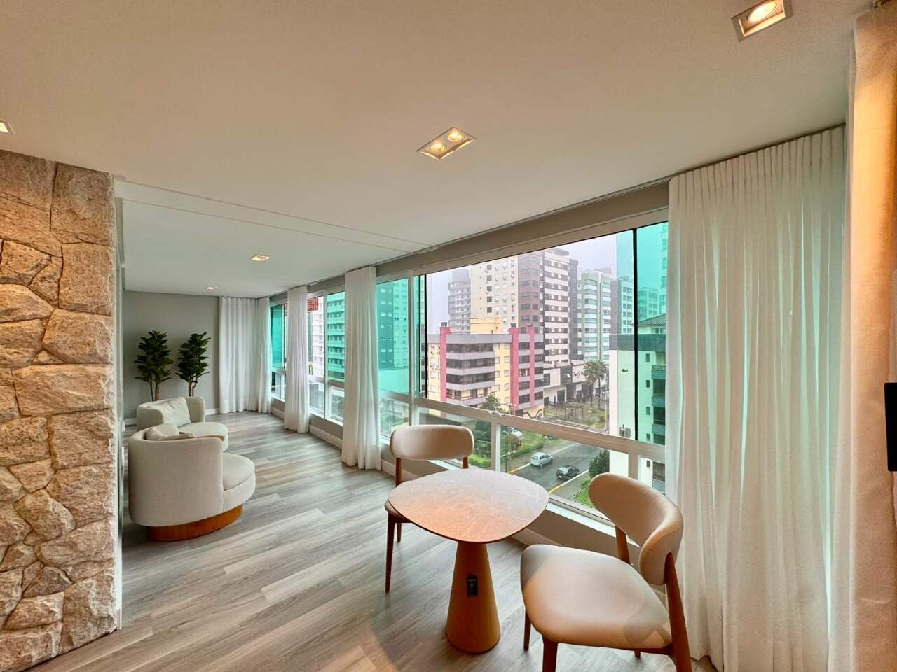 Apartamento à venda no Zona Nova: 