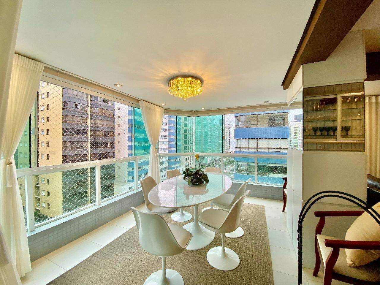Apartamento à venda no Navegantes: 