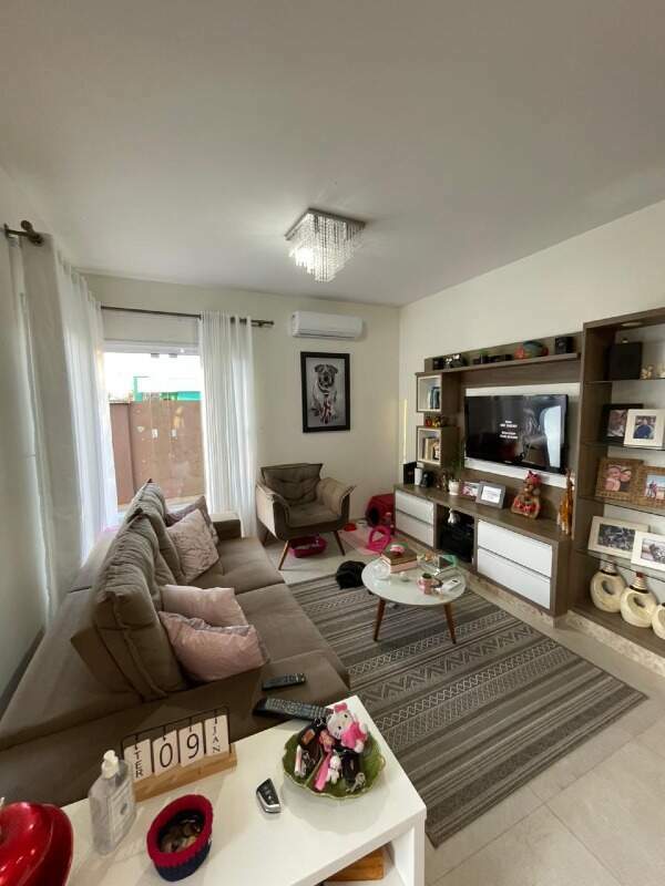 Casa à venda no Capão Novo: 