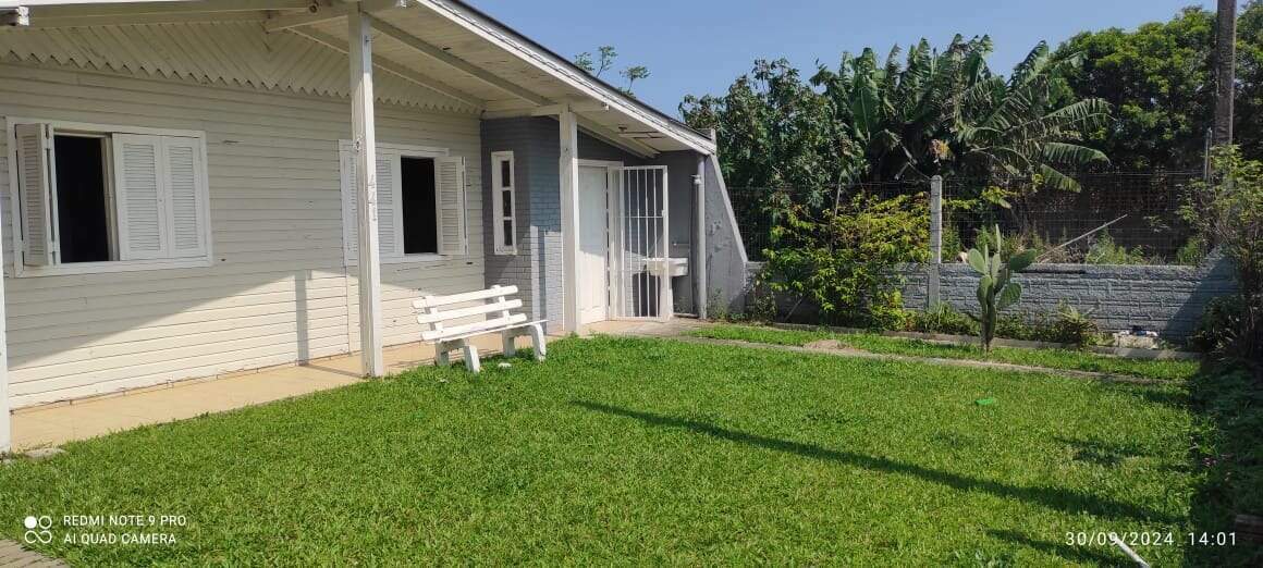 Casa à venda no Araça: 