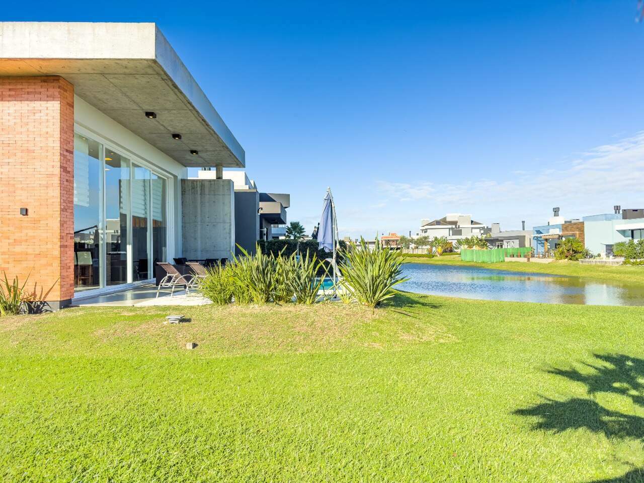 Casa em Condomínio à venda no Condominio Riviera: 