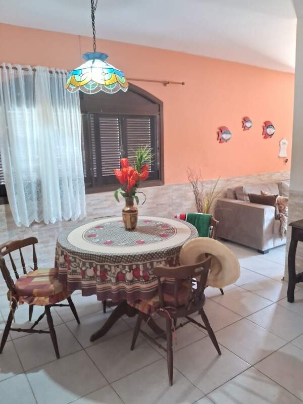 Casa à venda no Centro: 